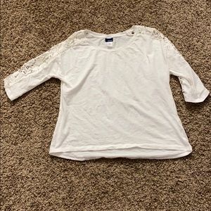 Women’s top with Lacey arms